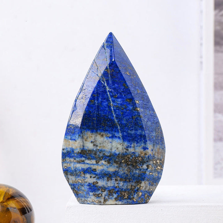 Adornos de piedras preciosas con forma de llama de cristal natural de Olivenorma