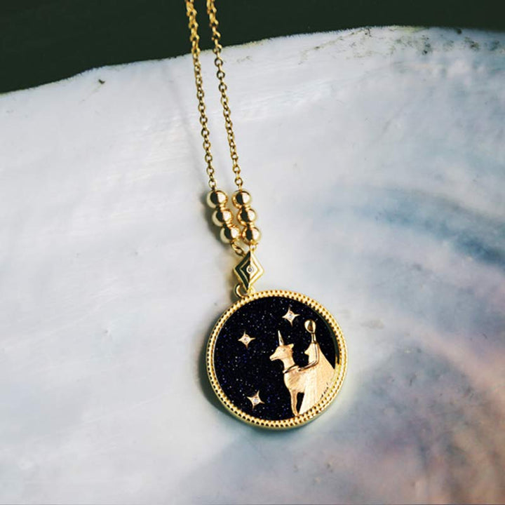 Collar con signo del zodiaco que escucha en piedra arenisca azul 