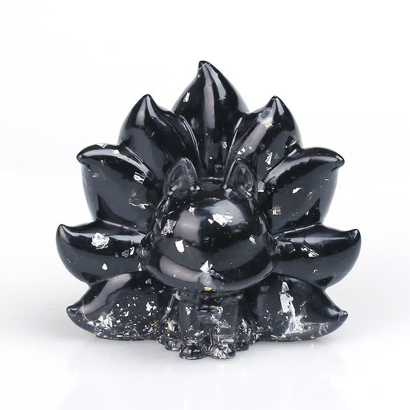Adorno con piedras preciosas de zorro de nueve colas de Olivenorma