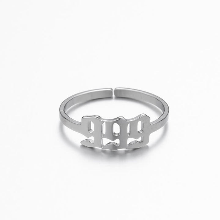 Anillo de la suerte minimalista con número angelical