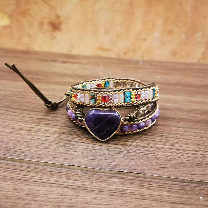 Pulsera envolvente con dijes de corazón de amatista de Olivenorma 