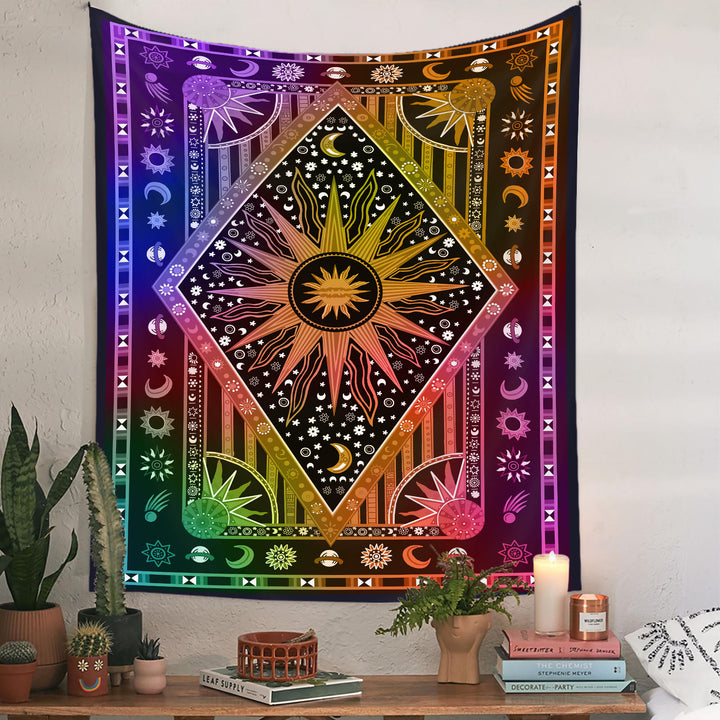 Tapiz bohemio con rayos de sol y luna de Olivenorma 