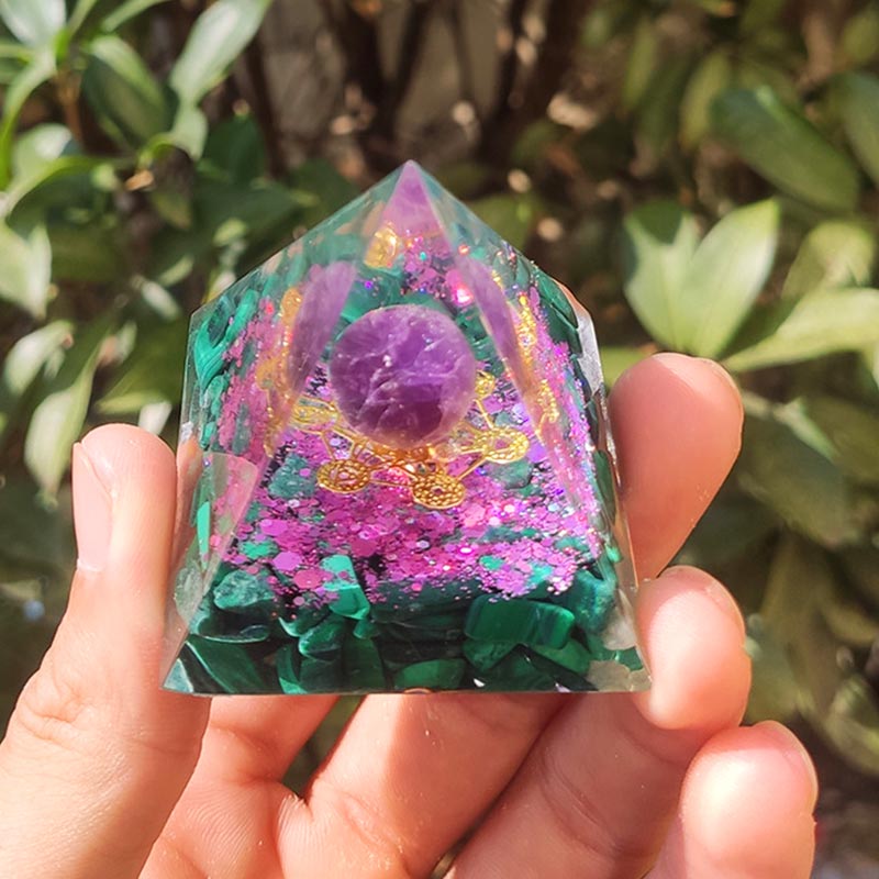 Pirámide de orgón Símbolo del cubo de Metatrón Amatista Malaquita Olivenorma