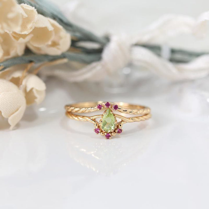 Juego de anillos ajustables apilables con cristales de color rosa peridoto delicado de Olivenorma 