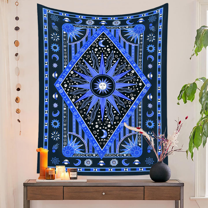Tapiz bohemio con rayos de sol y luna de Olivenorma 