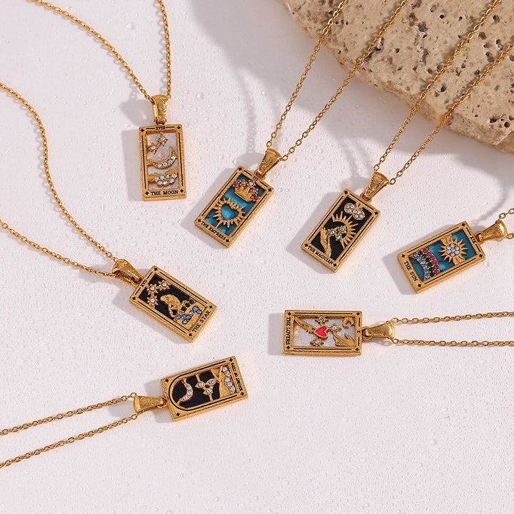 Collar con el signo del tarot "Sol, Amantes, Estrella y Luna" de Olivenorma