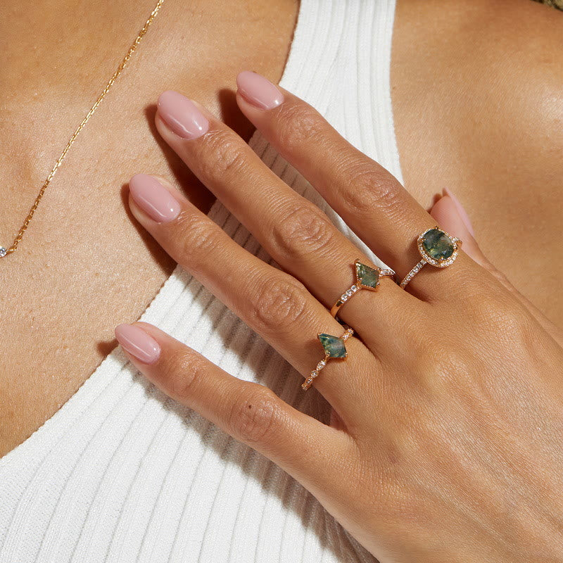 Anillo de cuatro puntas con ágata musgosa y circonita blanca de Olivenorma 