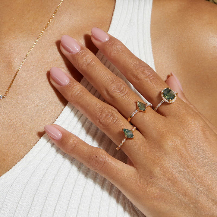 Anillo de cuatro puntas con ágata musgosa y circonita blanca de Olivenorma 