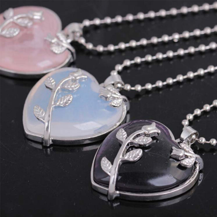 Collar de piedras preciosas rosas en forma de corazón de Olivenorma