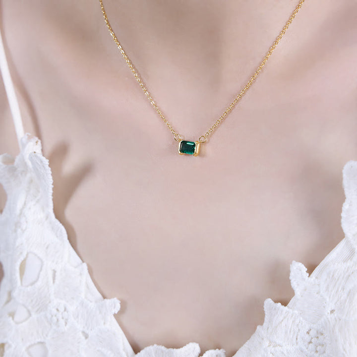 Collar con colgante de peridoto y aventurina verde esmeralda de Olivenorma 