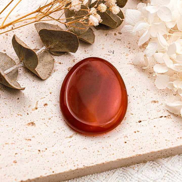 Piedra para la preocupación del pulgar de ágata roja de Olivenorma