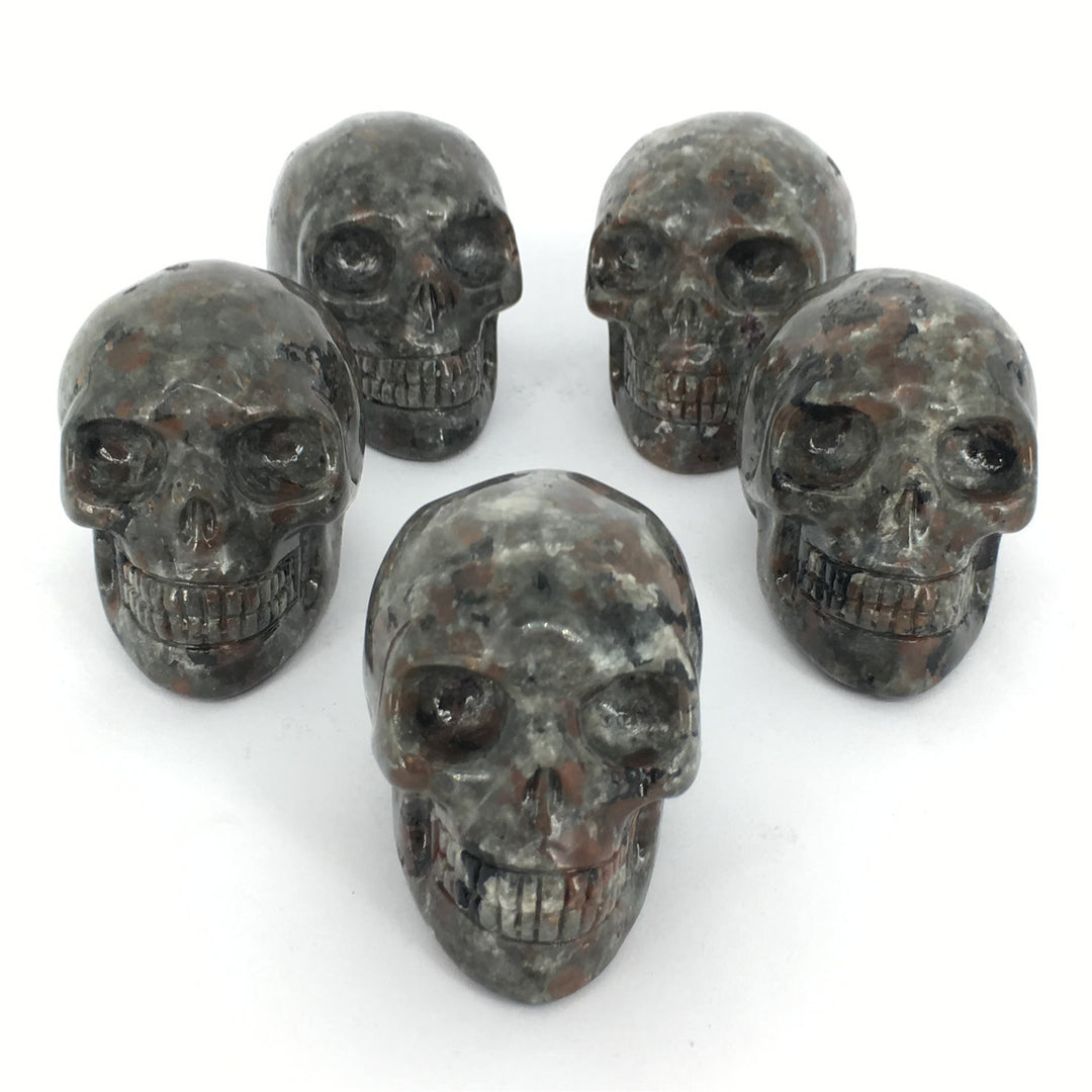 Decoración de calavera de cristal de yooperlita de Olivenorma