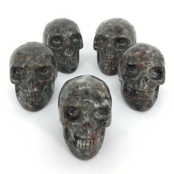 Decoración de calavera de cristal de yooperlita de Olivenorma