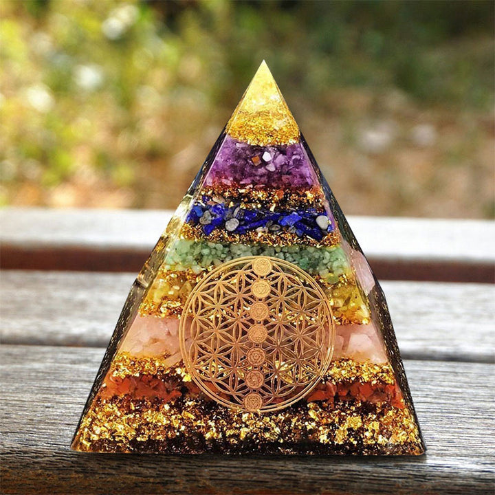 Pirámide orgónica de la flor de la vida del chakra Olivenorma