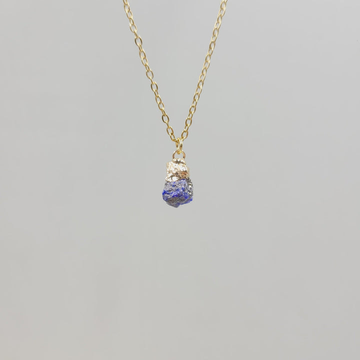 Collar de gemas de piedra cruda de cristal irregular de Olivenorma