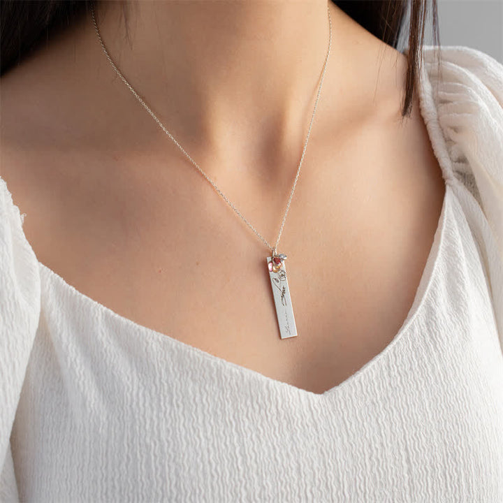 Collar con nombre y flor de nacimiento personalizados de Olivenorma