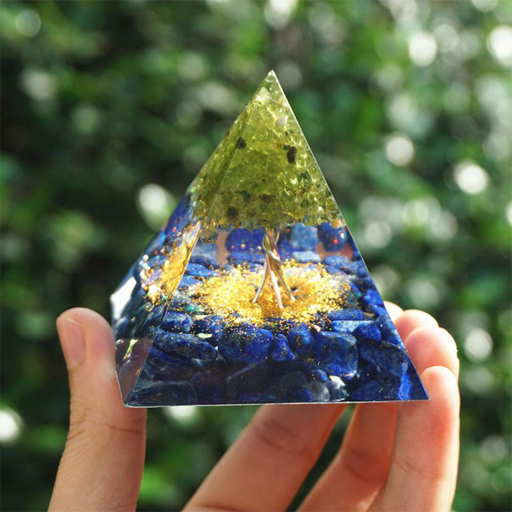 Pirámide de orgón con peridoto y lapislázuli del árbol de la vida de Olivenorma