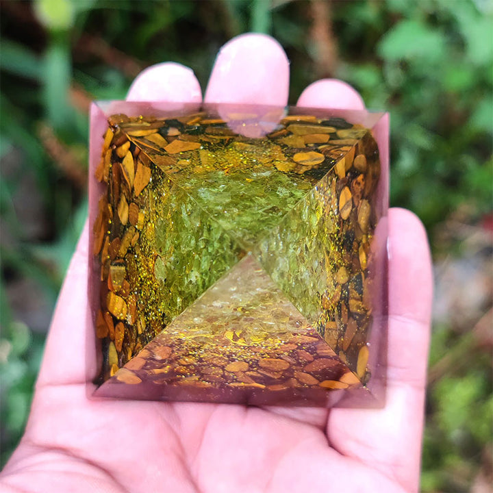 Pirámide de orgón del árbol de la vida de peridoto y ojo de tigre de Olivenorma