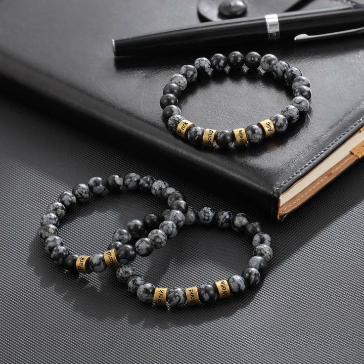 Pulsera de hombre personalizada con cuentas grabadas en piedra natural de Olivenorma
