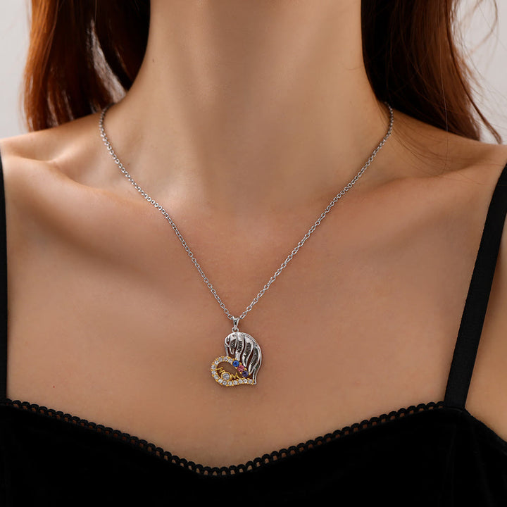 Collar con forma de corazón de medio diamante y piedras de nacimiento para madres de Olivenorma