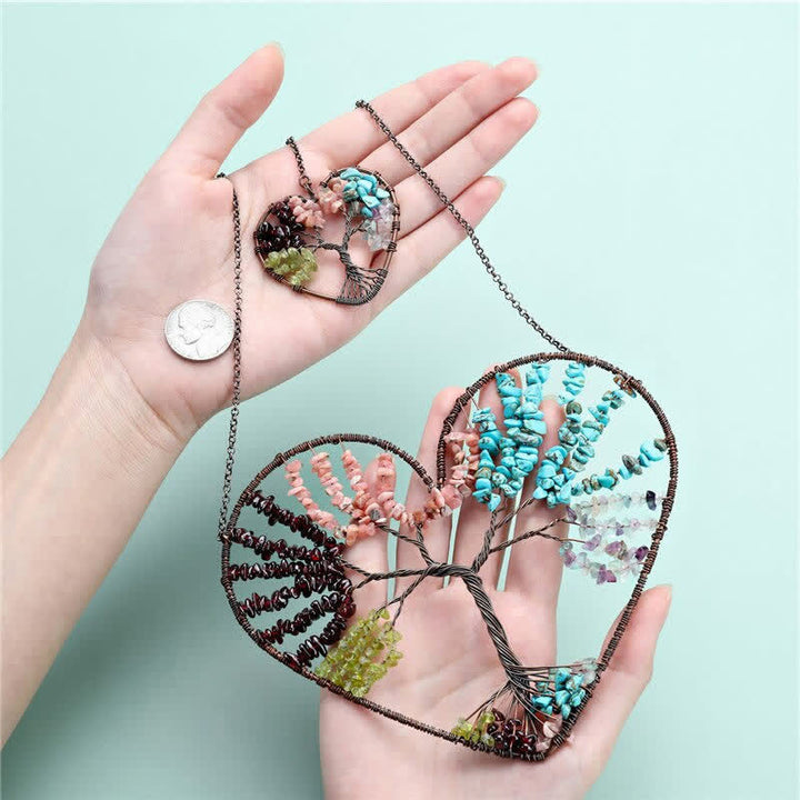 Atrapasueños de cristal con forma de corazón y árbol de la vida de los chakras de Olivenorma. 
