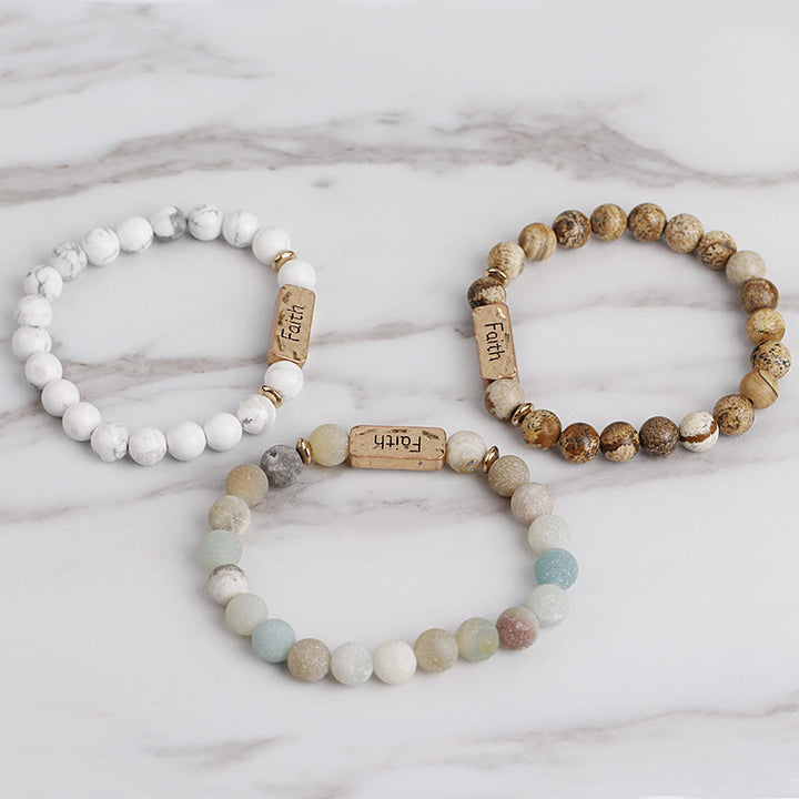 Pulsera con grabado de fe activa con piedras preciosas naturales de Olivenorma