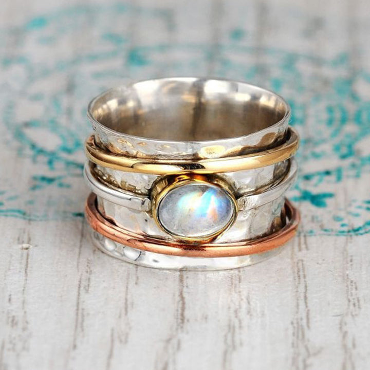 Anillo de la suerte con piedra lunar de Olivenorma
