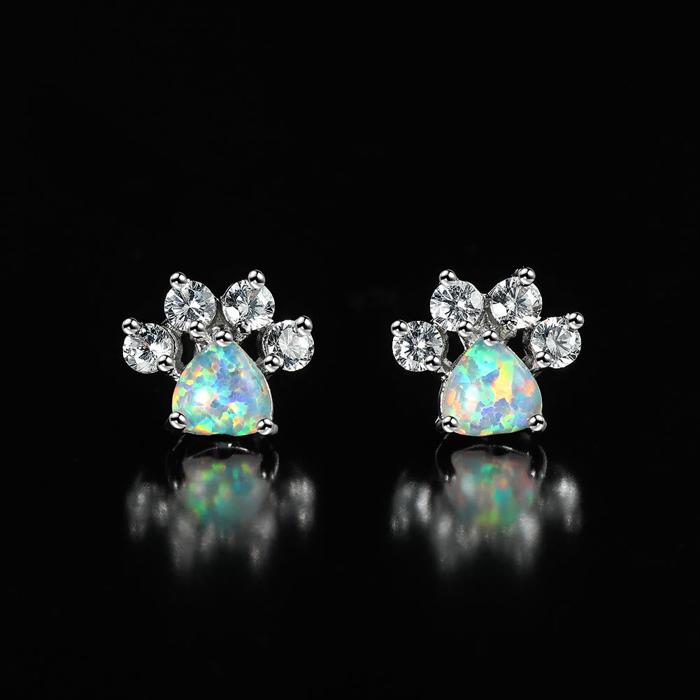 Pendientes de pata de gatito con circonita blanca y ópalo kawaii de Olivenorma