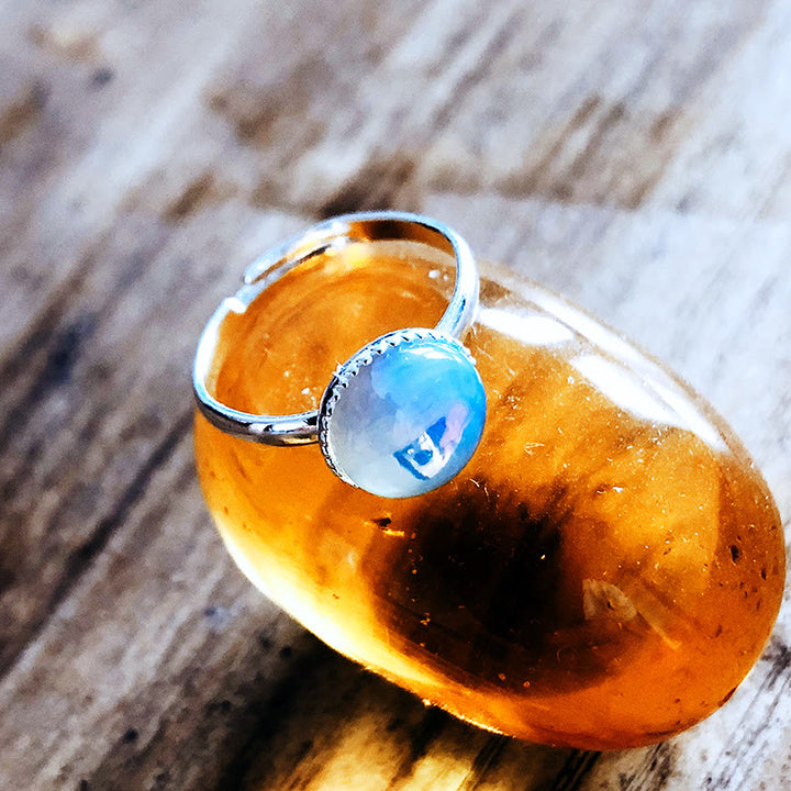 Anillo ajustable de medio círculo sencillo con piedra lunar y ópalo de Olivenorma