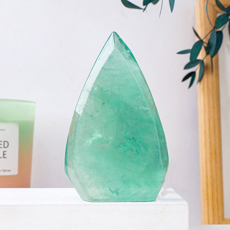 Adornos de piedras preciosas con forma de llama de cristal natural de Olivenorma