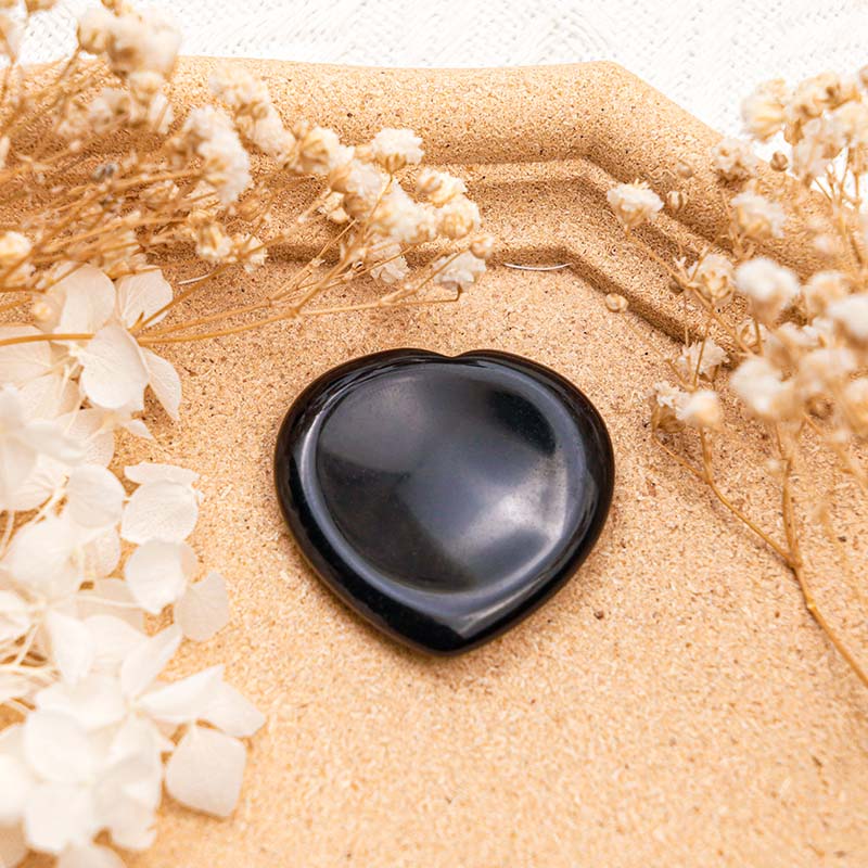 Piedra de preocupación con forma de corazón de obsidiana negra de Olivenorma