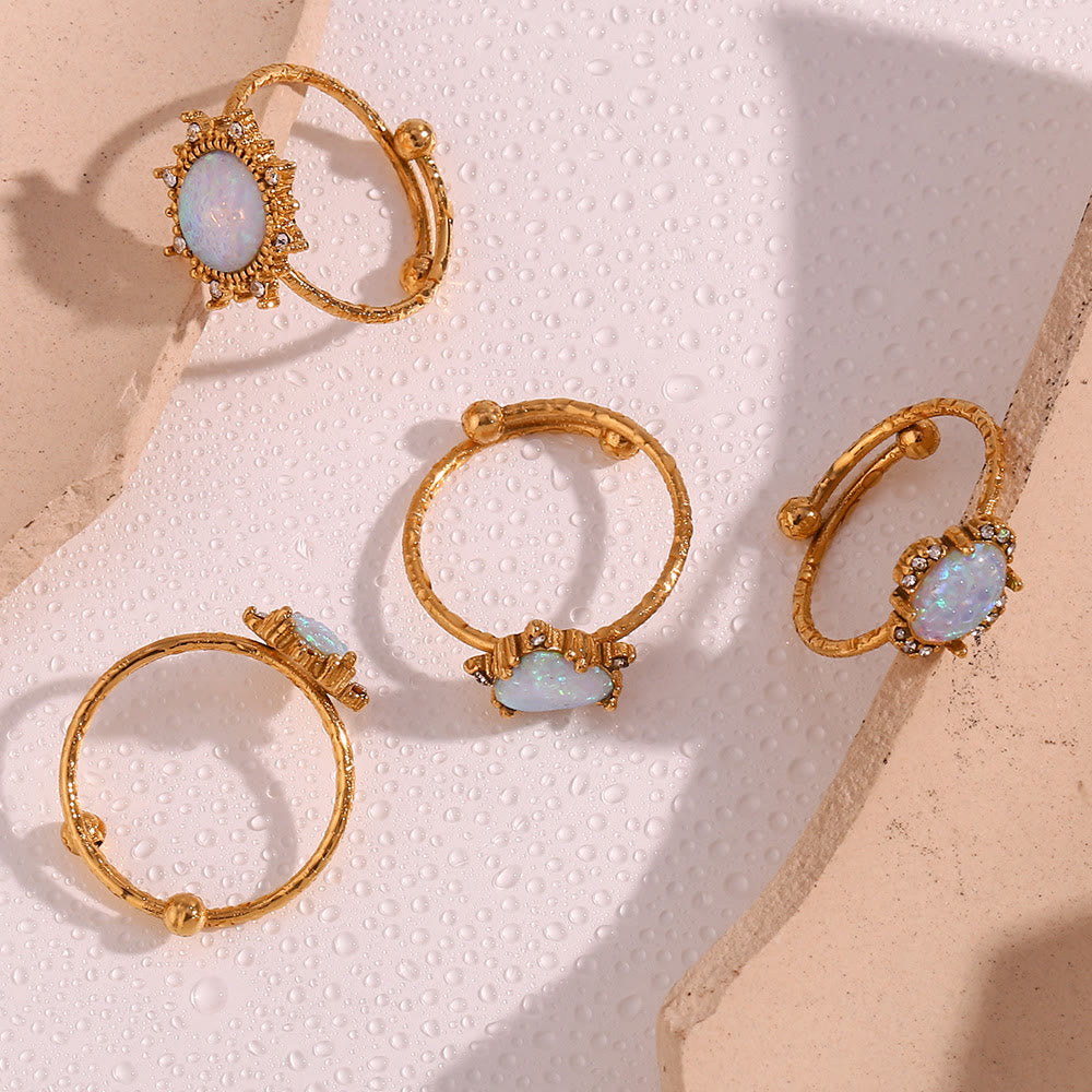 Anillo ajustable con corazón de sol y ópalo natural de Olivenorma