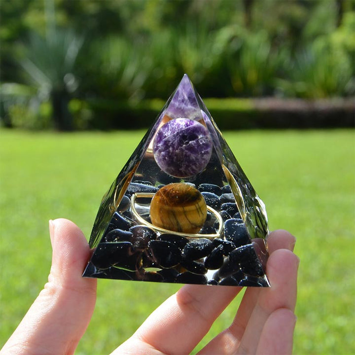 Esfera de amatista de Olivenorma con pirámide de orgón de obsidiana y ojo de tigre
