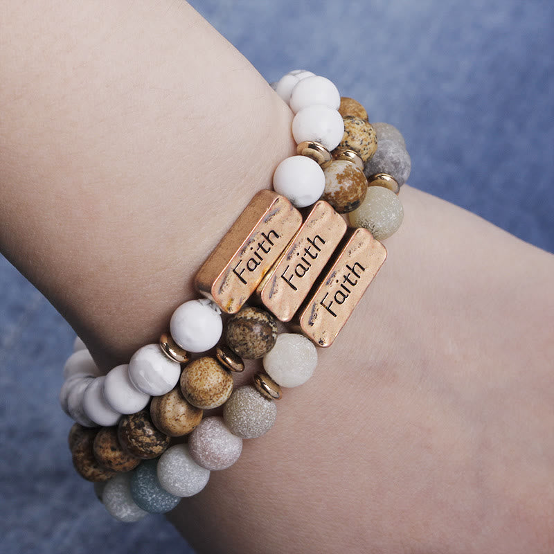 Pulsera con grabado de fe activa con piedras preciosas naturales de Olivenorma