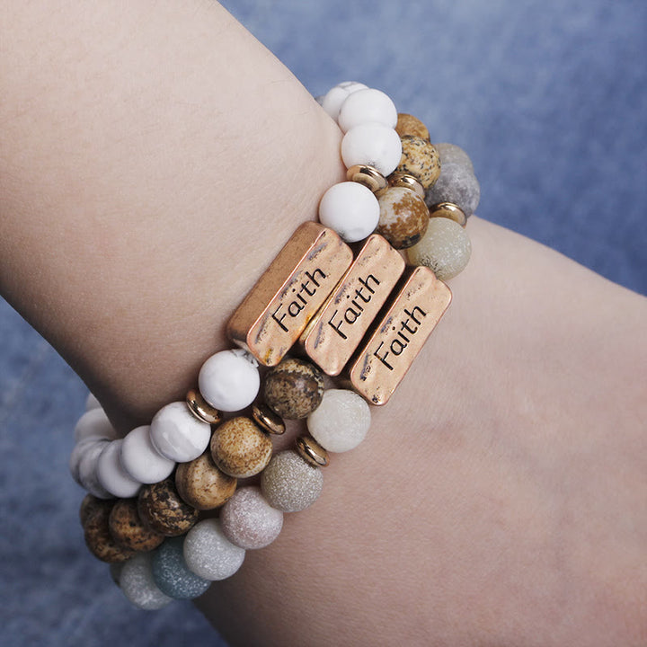 Pulsera con grabado de fe activa con piedras preciosas naturales de Olivenorma