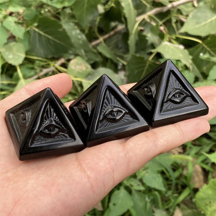 Pirámide de orgón de obsidiana de Olivenorma, decoración con piedras preciosas 