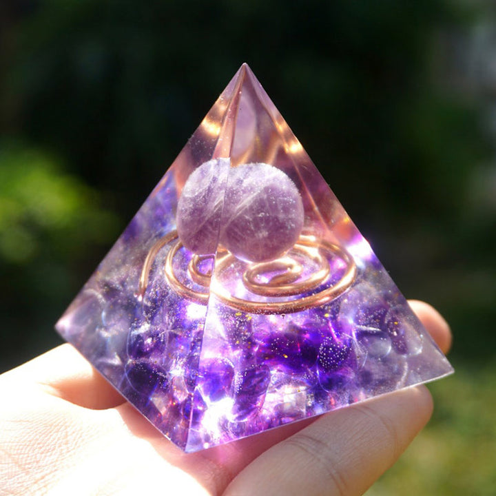 Pirámide de orgón de cristal transparente de amatista de Olivenorma