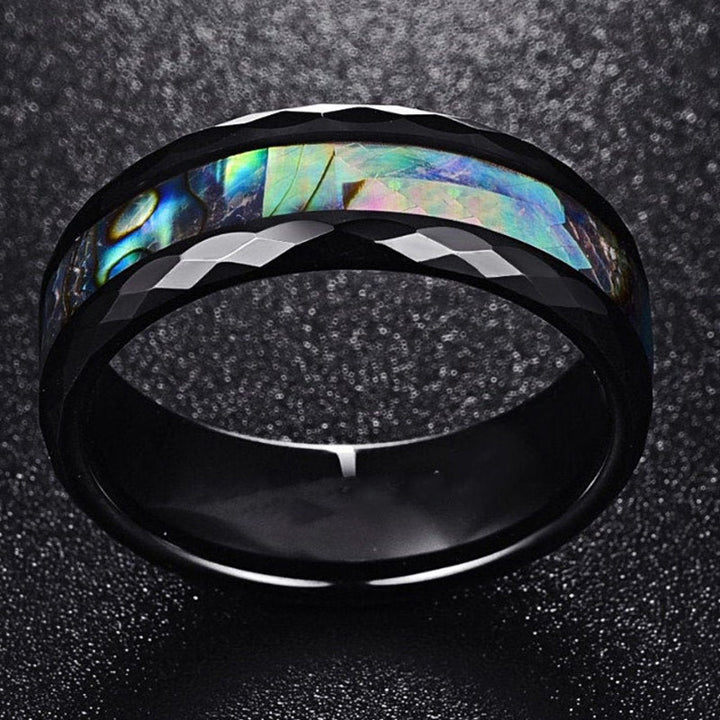 Anillo de carburo de tungsteno con concha de abulón y madera de koa de Olivenorma 