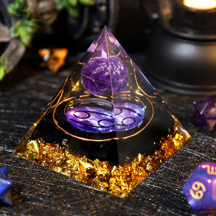 Pirámide de orgón de obsidiana con esfera de amatista y grava del zodíaco de Cáncer de Olivenorma