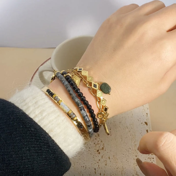 Pulsera abierta de piedra natural estilo étnico bohemio de Olivenorma