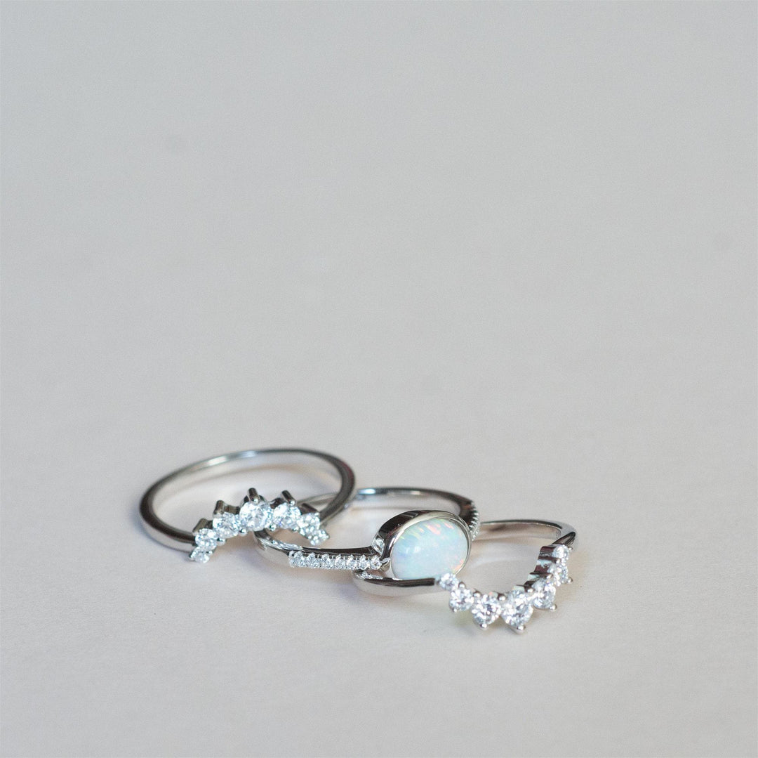 Anillo apilable de tres capas con ópalo de Olivenorma 