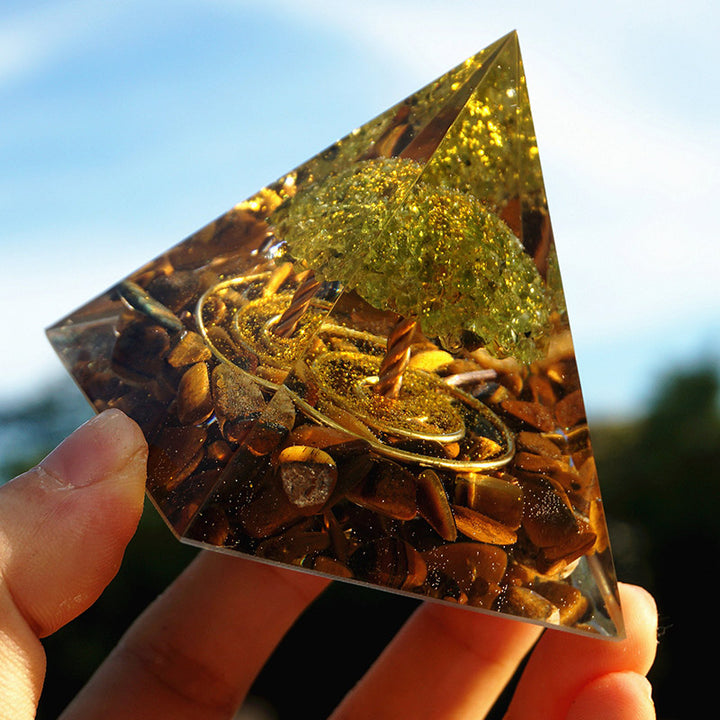 Pirámide de orgón del árbol de la vida de peridoto de Olivenorma con ojo de tigre