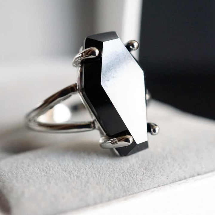 Anillo de ataúd de ónix negro de Olivenorma