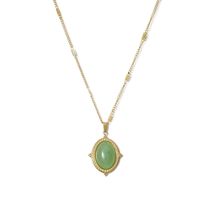 Collar con colgante ovalado de turquesa africana verde de Olivenorma 