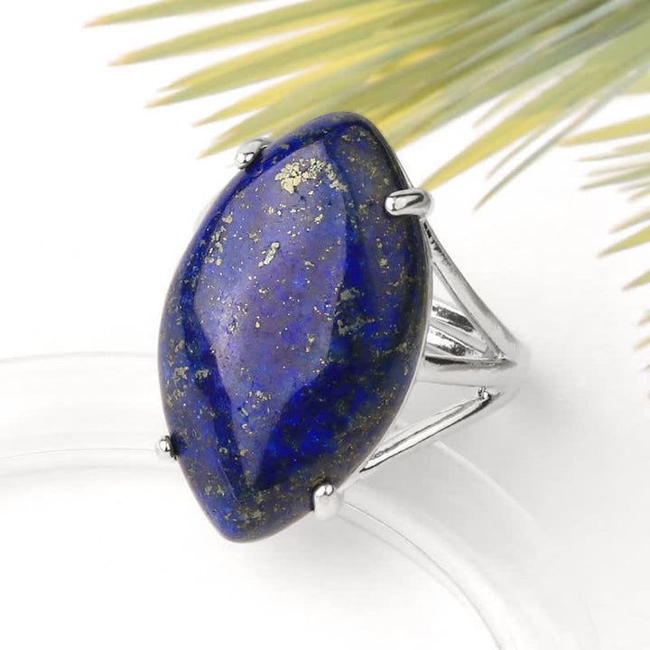 Anillo ajustable con forma de semilla de melón y amatista de Olivenorma