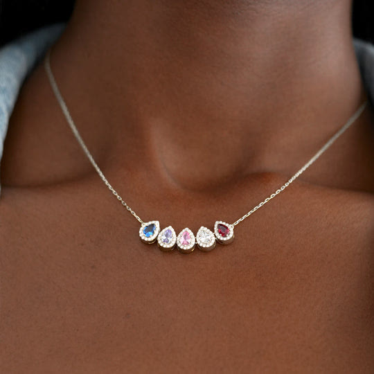 Collar con piedras natales en forma de lágrima del 1 al 8 de Tears Of Joy de Olivenorma