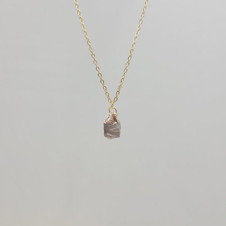 Collar de gemas de piedra cruda de cristal irregular de Olivenorma