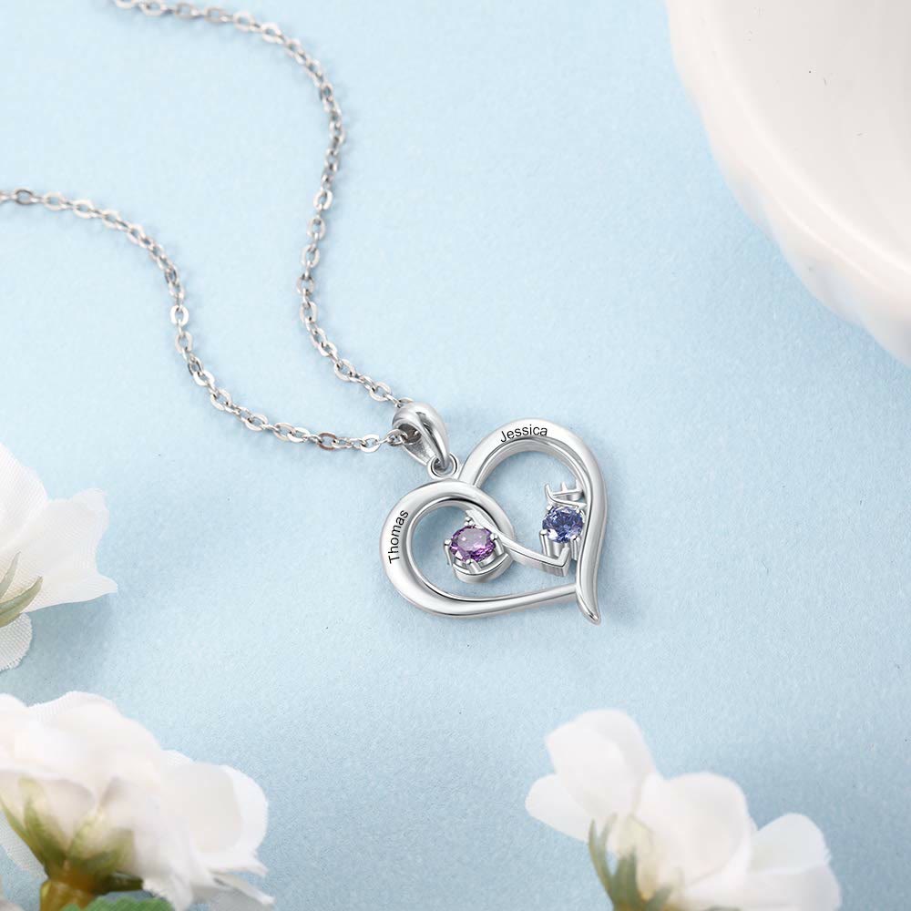 Collar personalizado con dos nombres y piedras de nacimiento de Olivenorma