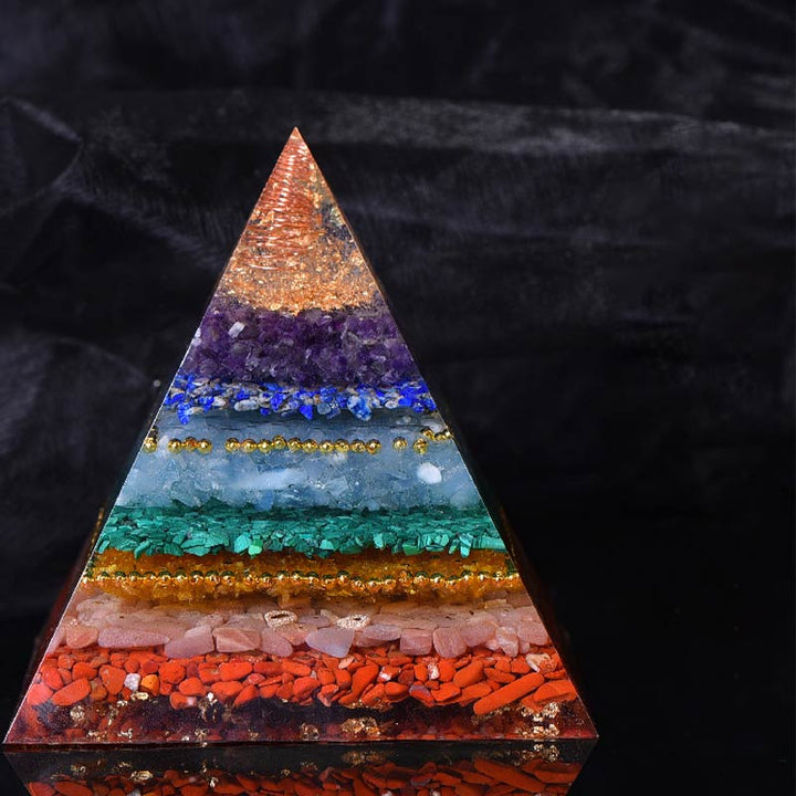 Pirámide orgónica de equilibrio de chakras naturales de Olivenorma 