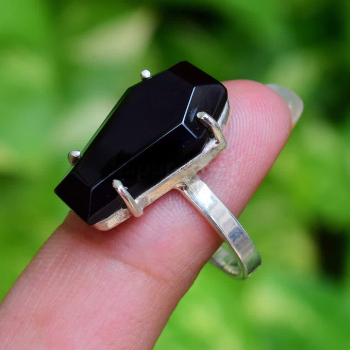 Anillo de ataúd de ónix negro de Olivenorma